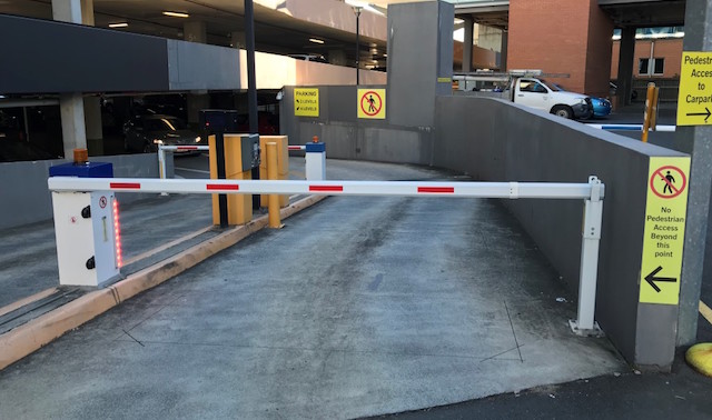 Dashou Boom Gate instalado em um estacionamento na Austrália
